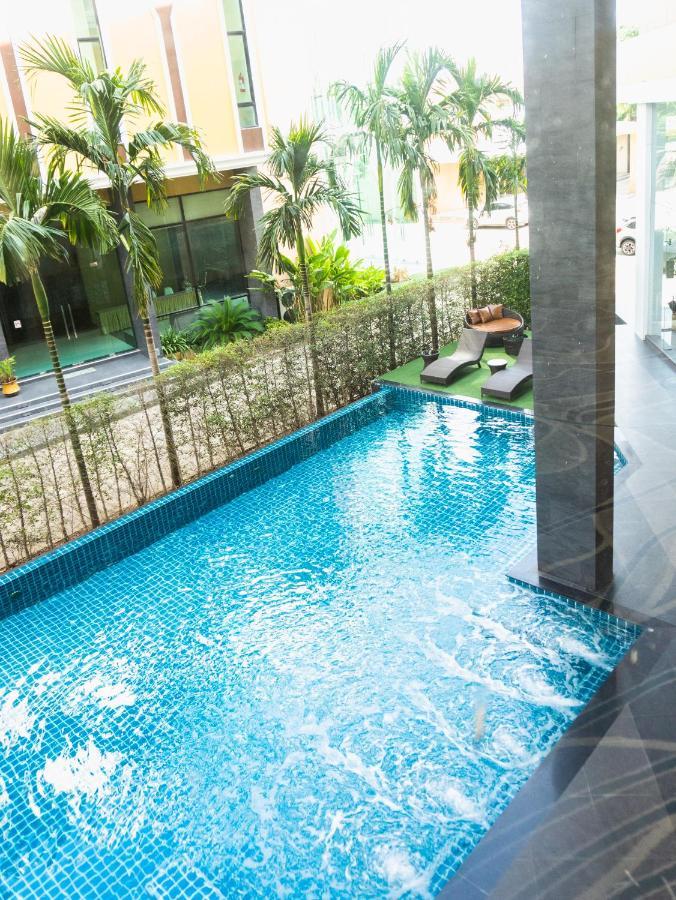 Srilamduan Hotel Sisaket Exterior photo